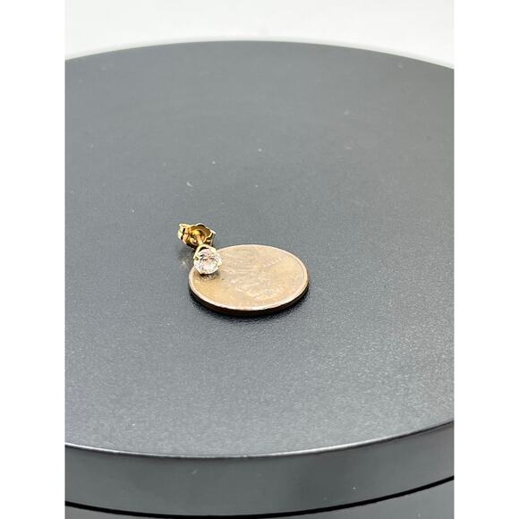 INV Designer 14k Yellow Gold CZ Round Solitaire Stud Earring *Single - Picture 5 of 13
